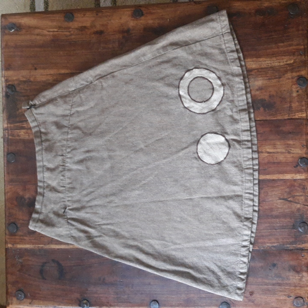 Texture brand embroidered skirt